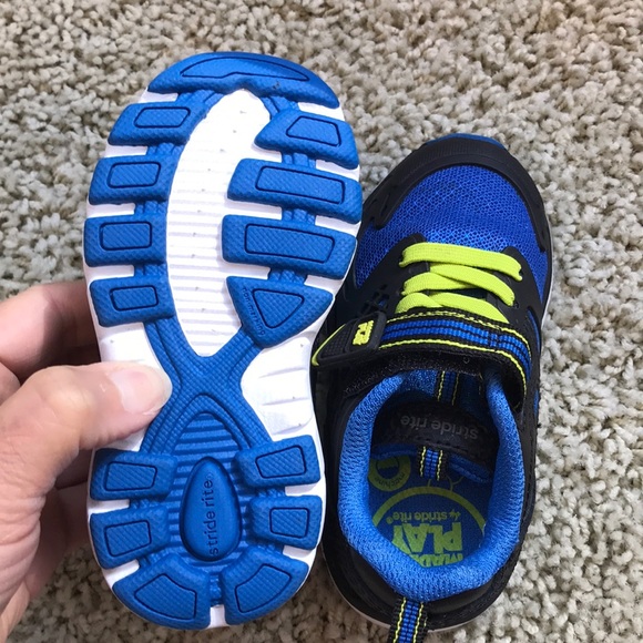 Stride Rite M2P Breccen Size 5M NWT Black/Blue - Picture 8 of 8
